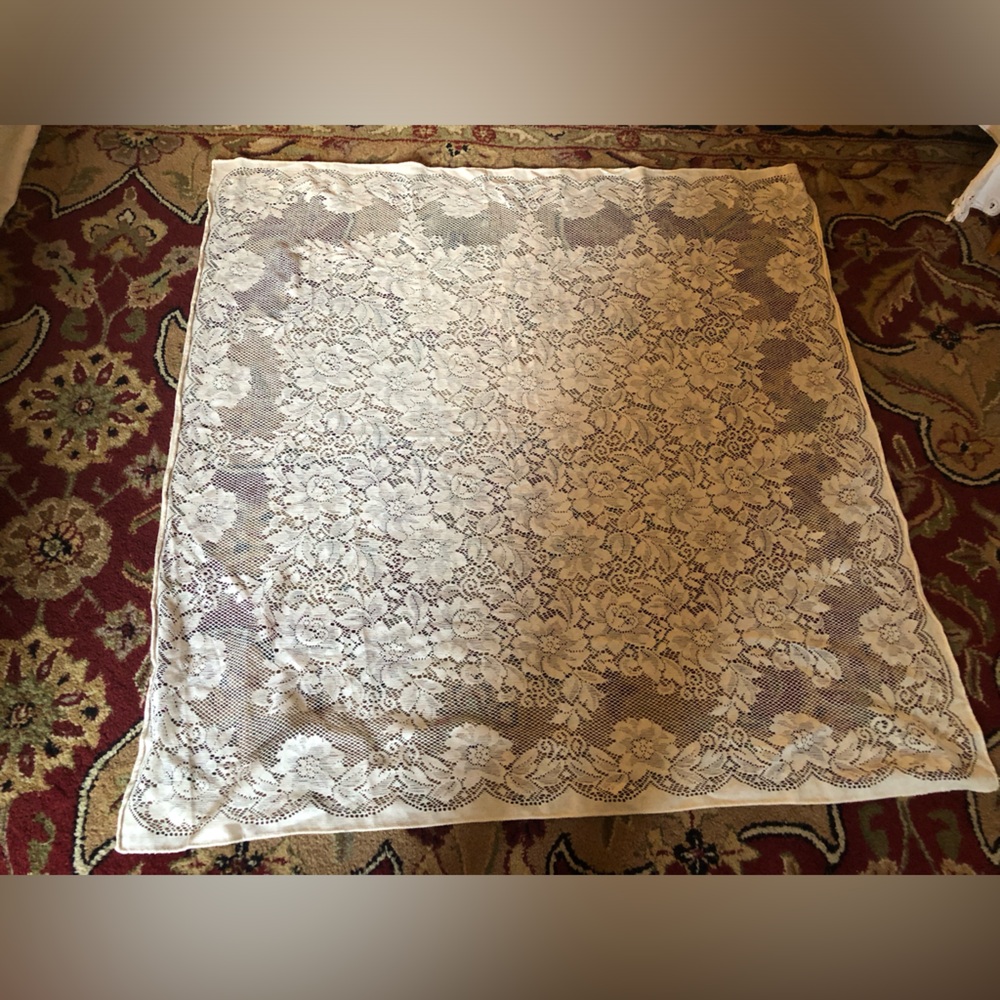 Vintage Cream Lace Tablecloth 44x44” Floral Cottagecore Ivory